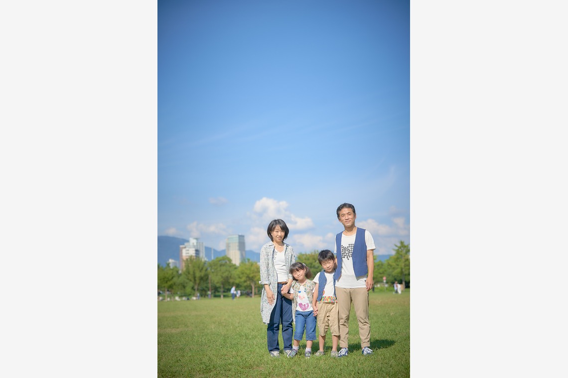 Earth Creative Productsが出張撮影した家族写真(キッズ,ベビーフォト)などが写った「ファミリー」の家族写真