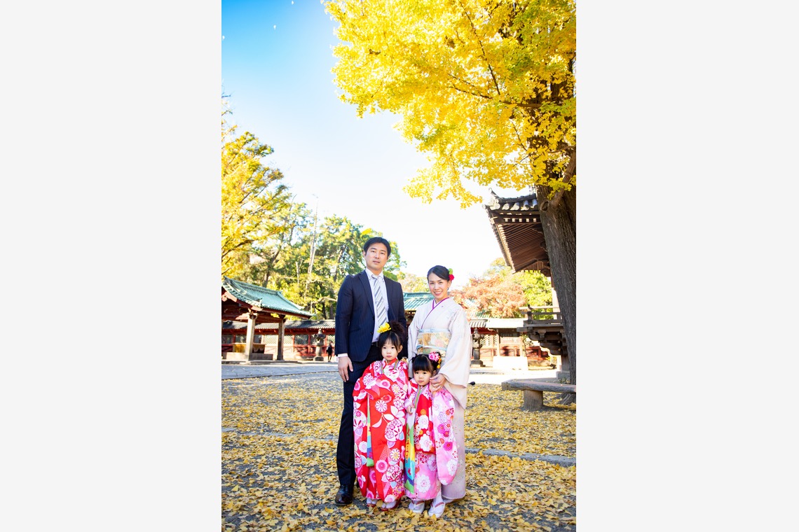 Kan Suzuki  photographyが出張撮影した家族写真(キッズ,ベビーフォト)などが写った「根津神社」の家族写真