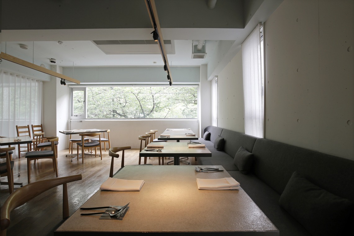 吉本光宏が撮影した写真のアルバム「内観外観」