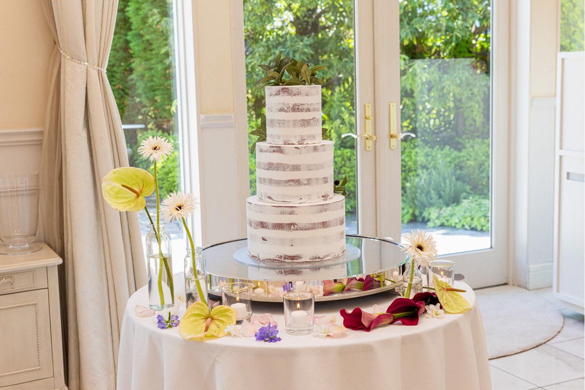内海　利彦が撮影した「披露宴会場の花装」の写真