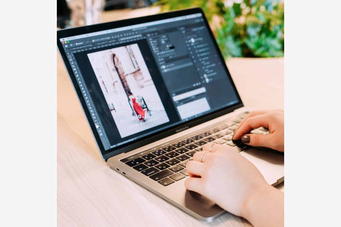 Shun Kanazawaが撮影した写真のアルバム「法人様インタビューカット」