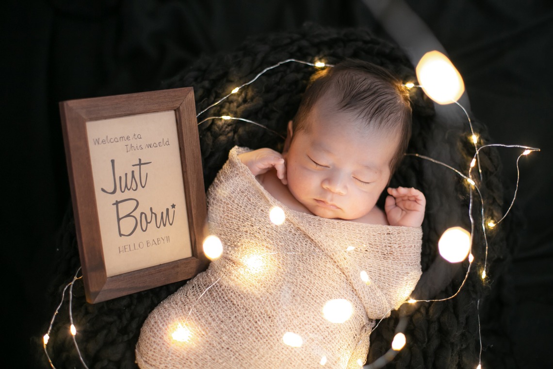 ゾクが撮影した写真のアルバム「ニューボーンフォト」