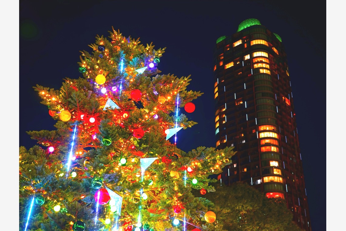 鈴木賢志が出張撮影した家族写真(キッズ,ベビーフォト)などが写った「四季折々の風景写真」の家族写真