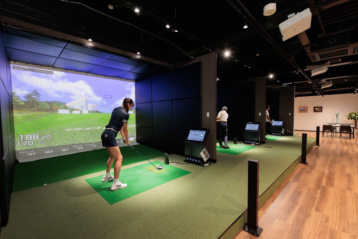 イトウ　ノブミチが撮影した「インドアゴルフ練習場撮影例_01」の写真