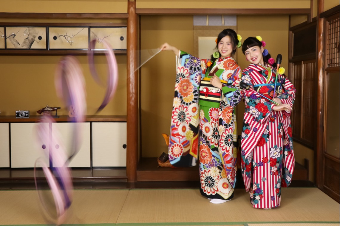 スマイルハンターが出張撮影した家族写真(キッズ,ベビーフォト)などが写った「成人式フォト」の家族写真