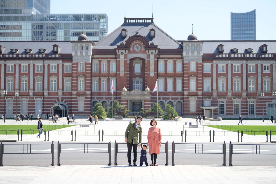 曽川拓哉が撮影した写真のアルバム「東京駅での家族写真」
