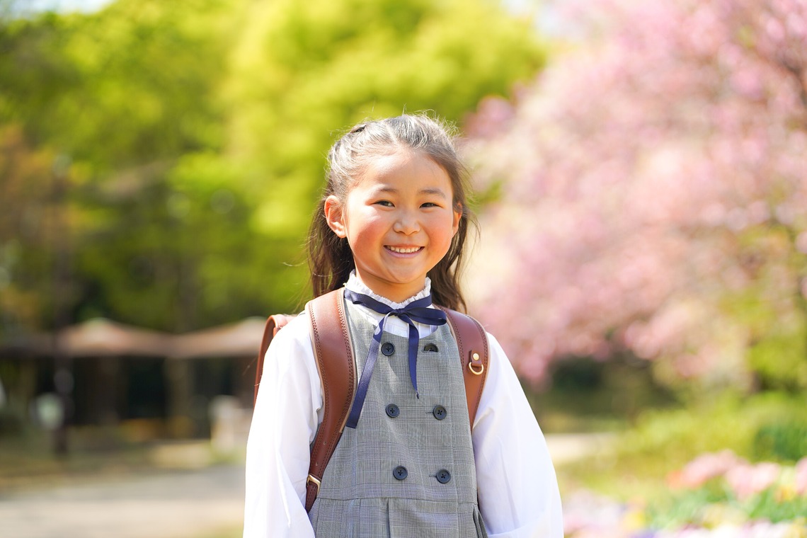 スタジオ　まるが出張撮影した家族写真(キッズ,ベビーフォト)などが写った「小学1年生進級フォト」の家族写真