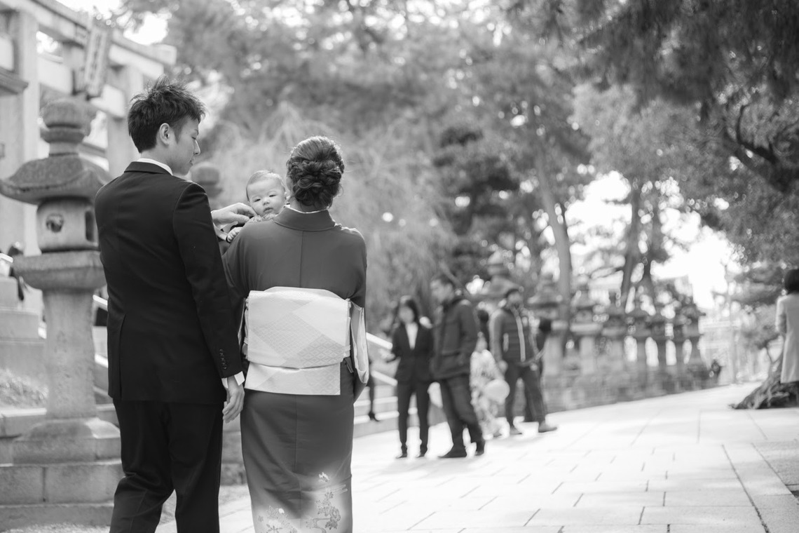 フォスタムが出張撮影した家族写真(キッズ,ベビーフォト)などが写った「お宮参り撮影」の家族写真