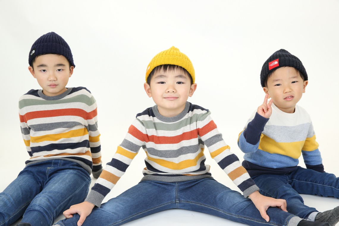 フォトスタジオアットホームが出張撮影した家族写真(キッズ,ベビーフォト)などが写った「人物撮影」の家族写真