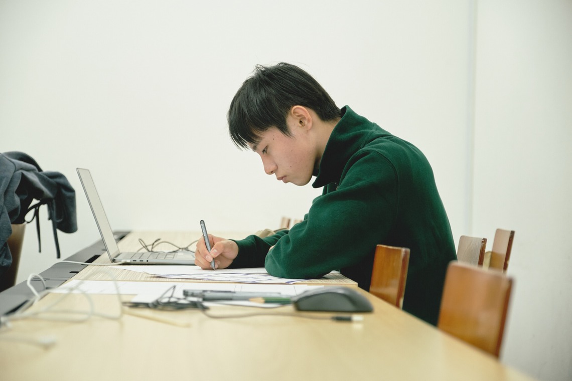 Tatsuyaが撮影した写真のアルバム「バンタンデザイン研究所 SPRING FESTIVAL」