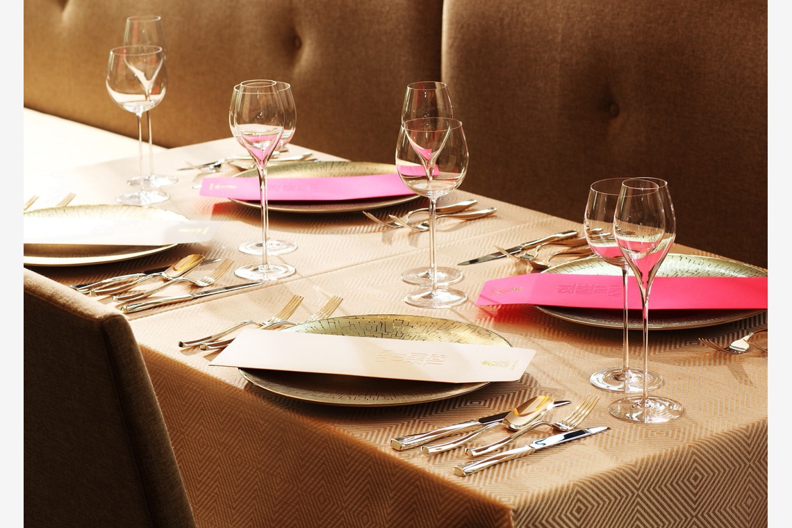 森安　照が撮影した「ワイン・シャンパン・レストラン内観・イメージカット」の写真