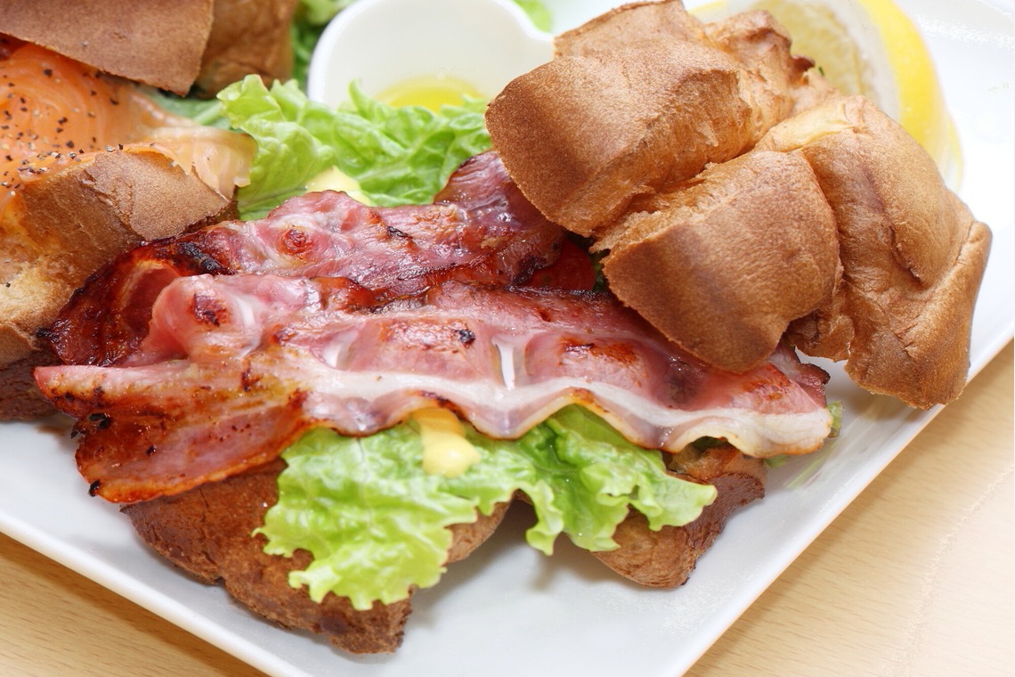 森安　照が撮影した「オムライス・ナポリタン・ドライカレー・コーヒー・ラテ・ドック・ハンバーガー・ピザ」の写真