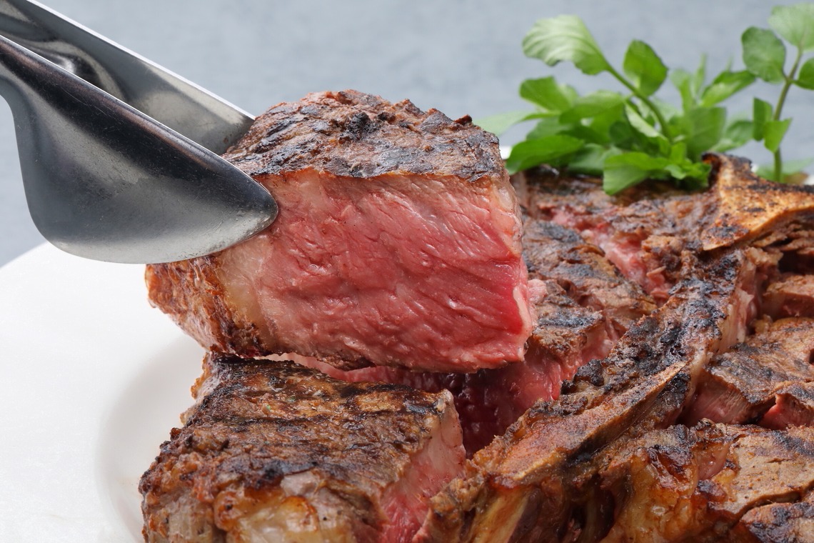 森安　照が撮影した「ステーキ・肉料理」の写真