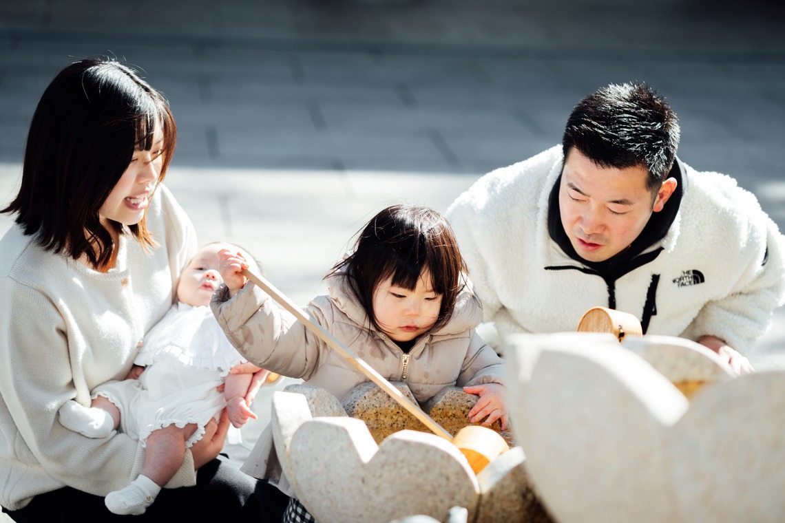 出張撮影くろさわが出張撮影した家族写真(キッズ,ベビーフォト)などが写った「お宮参り」の家族写真