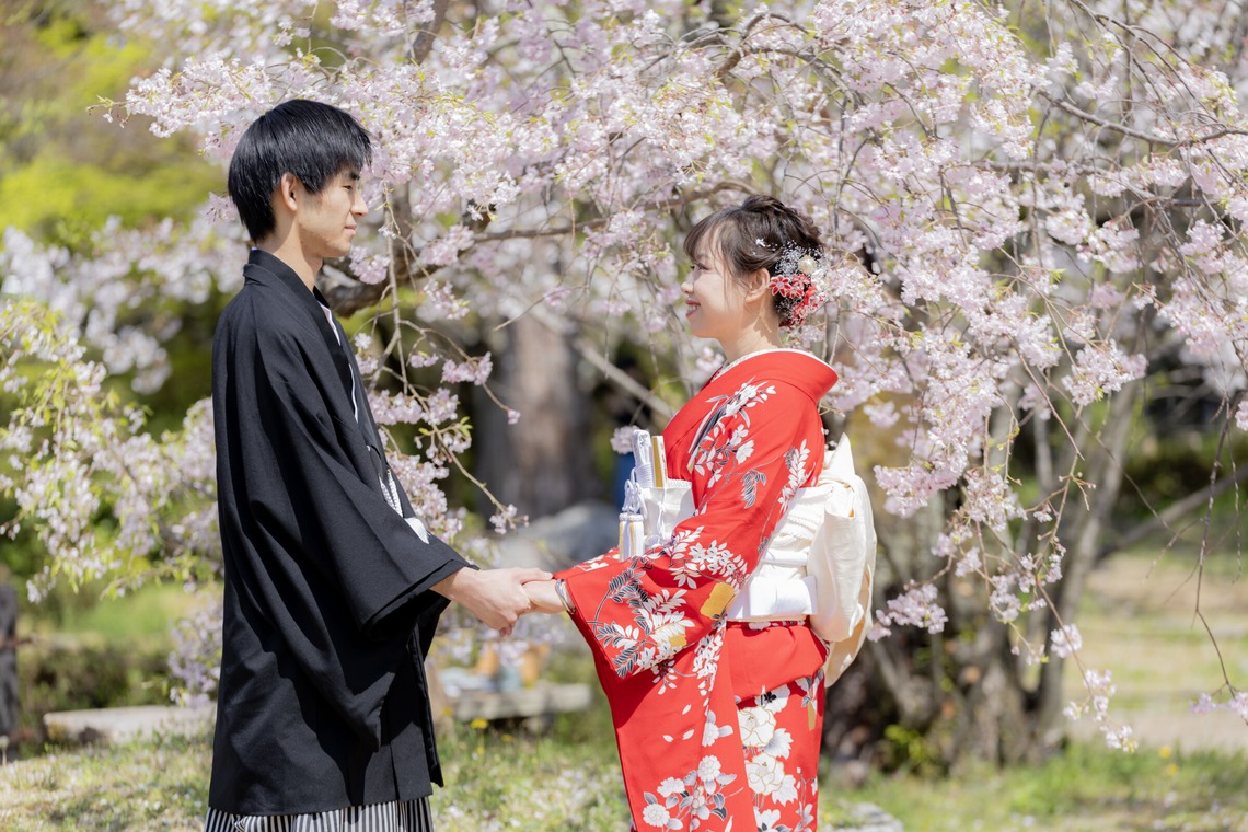 Photo of Japanese style pre-wedding photo shoot taken by Osaka Photo Factory