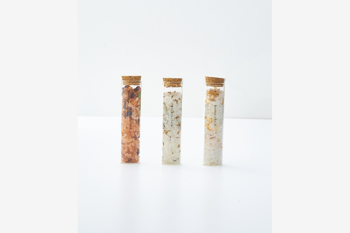 冨永豊貴が撮影した「EC用　物撮り」の写真