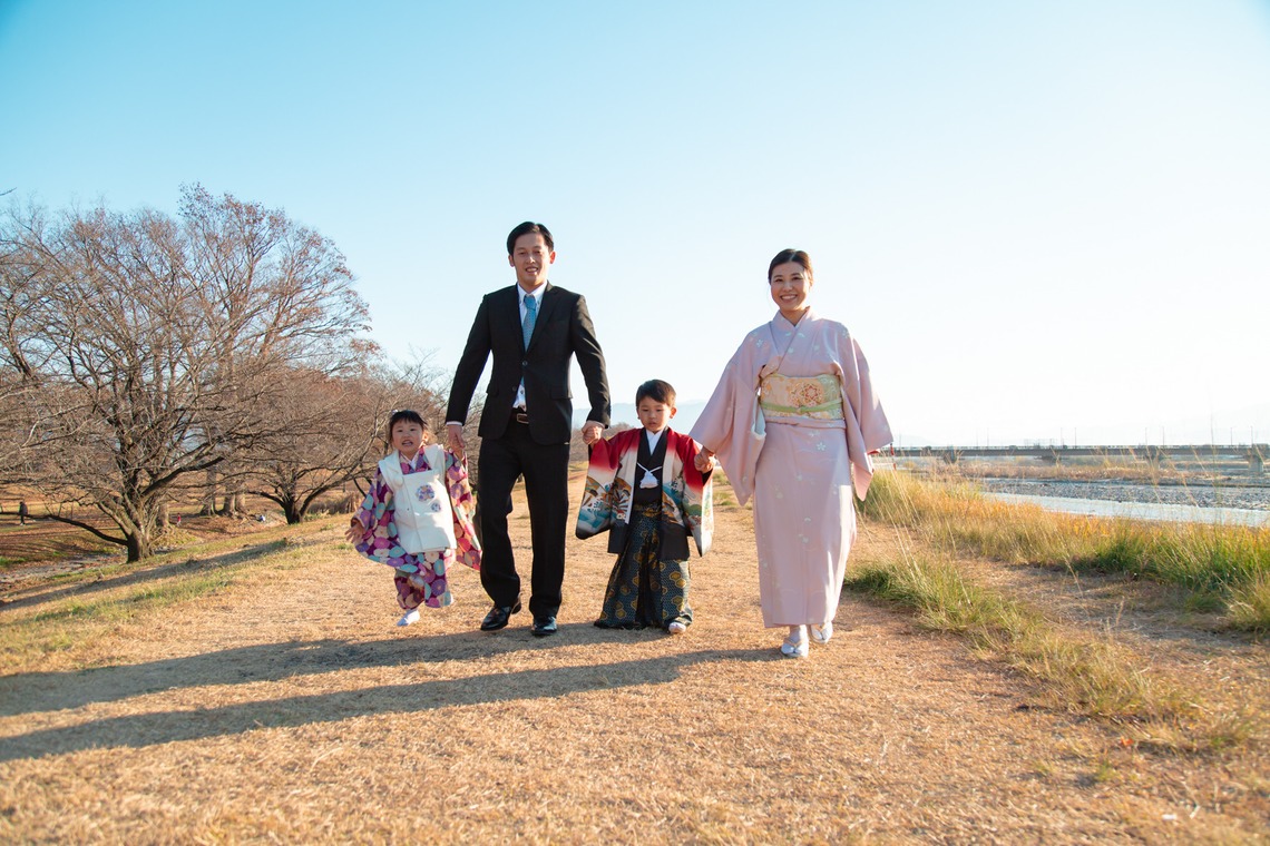 ゆのみふぉとが撮影した写真のアルバム「七五三のお写真（人見知りの子供）」