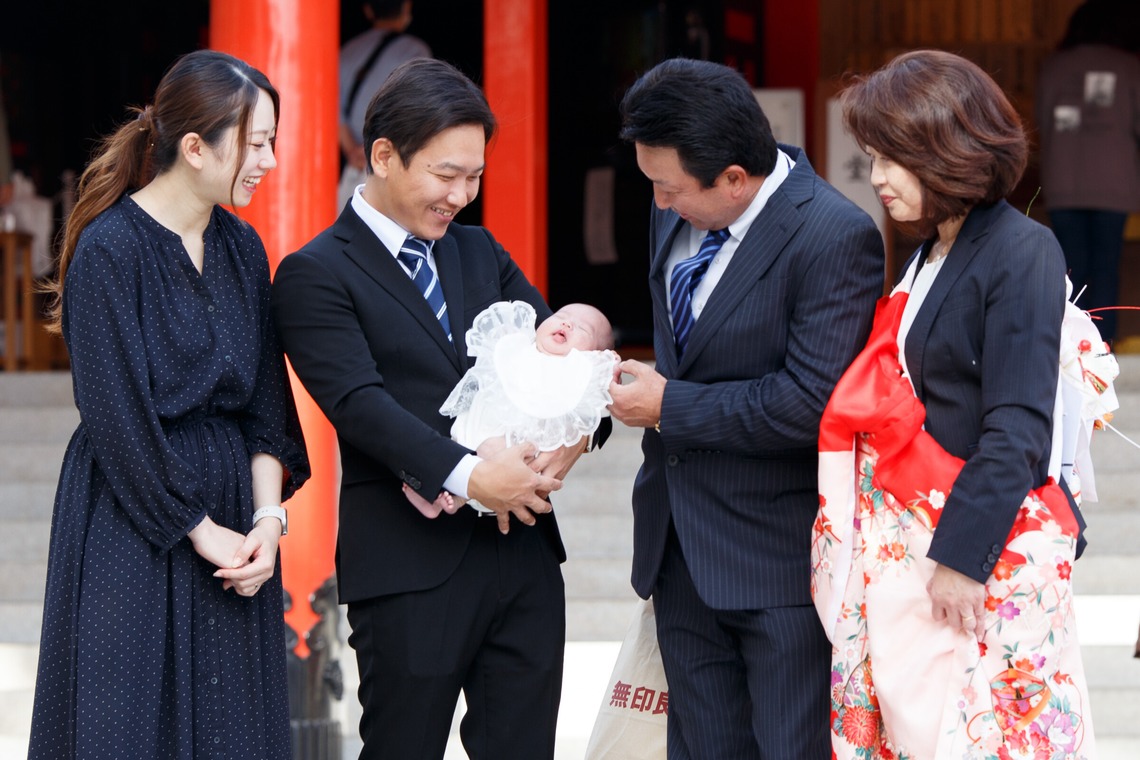 中井企画が出張撮影した家族写真(キッズ,ベビーフォト)などが写った「お宮参り」の家族写真
