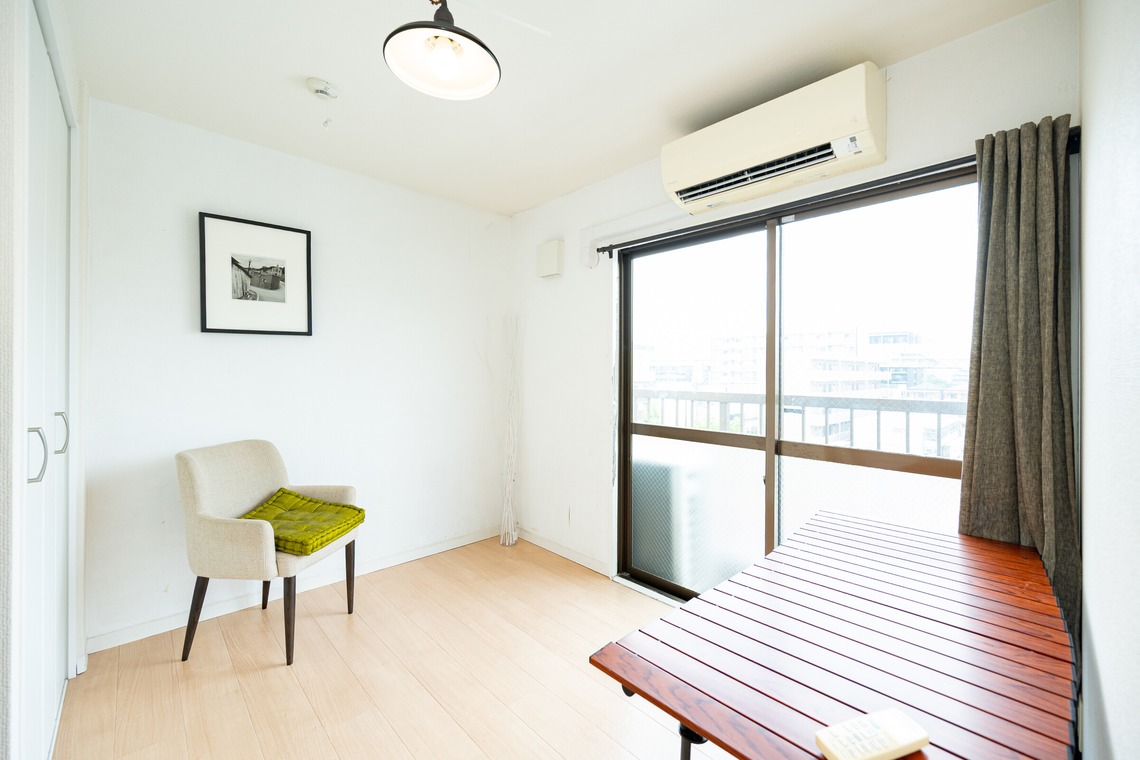 佐藤政彦が撮影した写真のアルバム「民泊撮影」