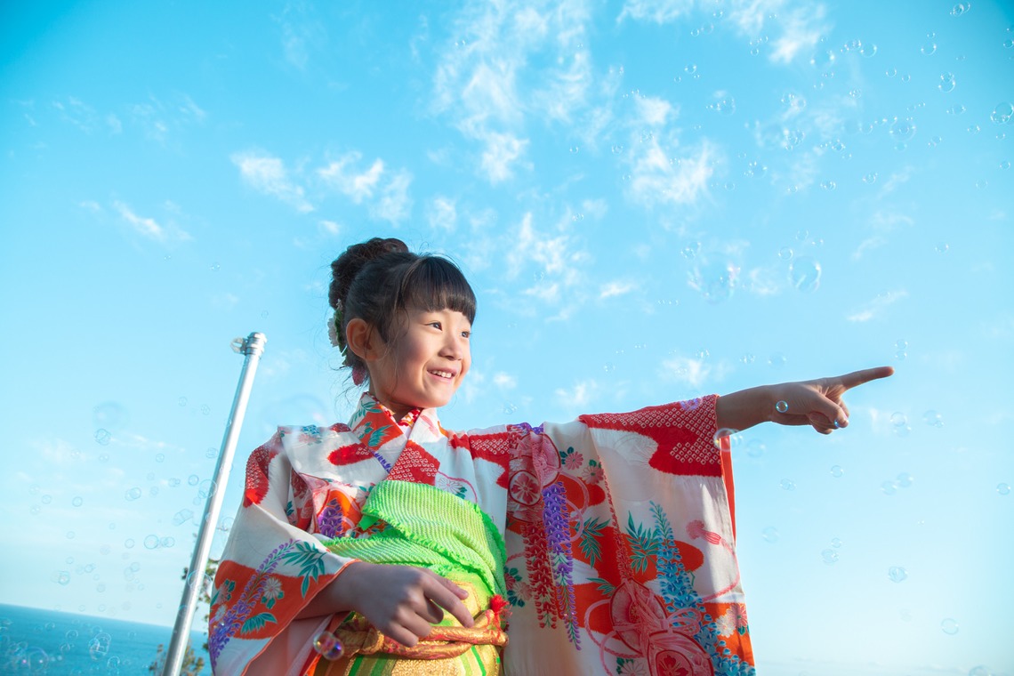 ゆのみふぉとが出張撮影した家族写真(キッズ,ベビーフォト)などが写った「七五三のお写真（人見知りの子供）」の家族写真