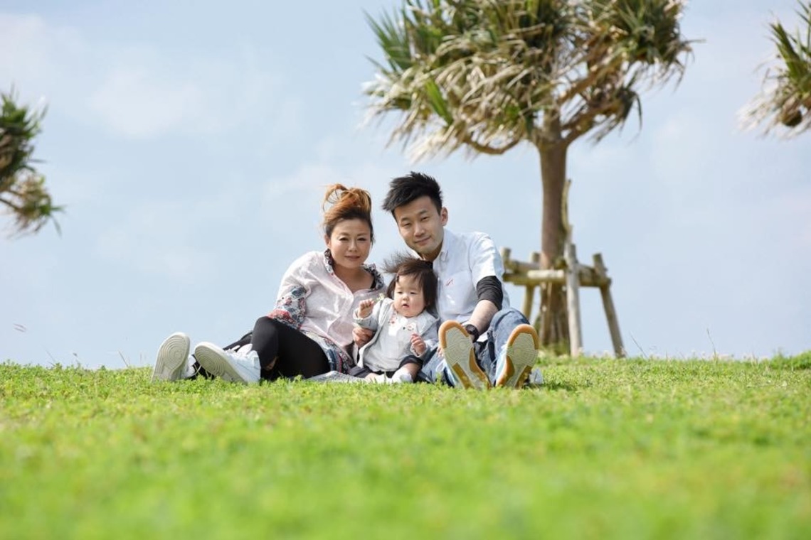 Avenir（山宮 敏明）が出張撮影した家族写真(キッズ,ベビーフォト)などが写った「ビーチファミリーフォト」の家族写真