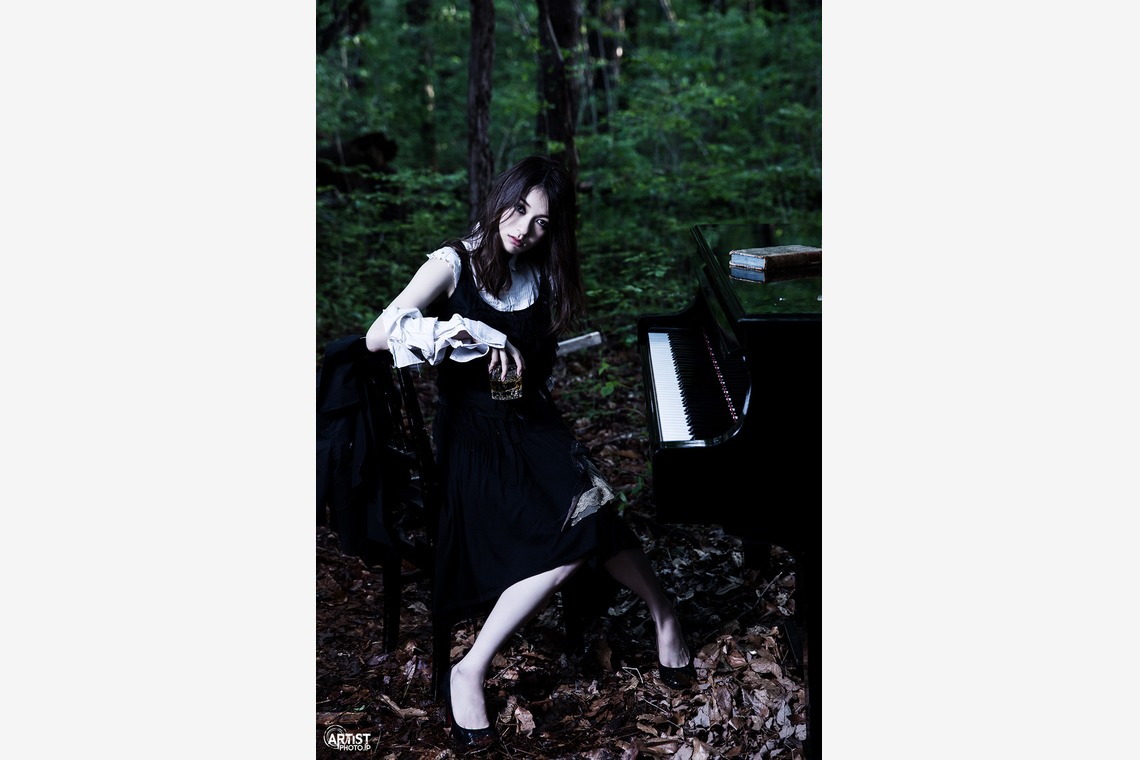 KIRAが撮影した写真のアルバム「森の中のピアノ -  那須塩原のスタジオ撮影」
