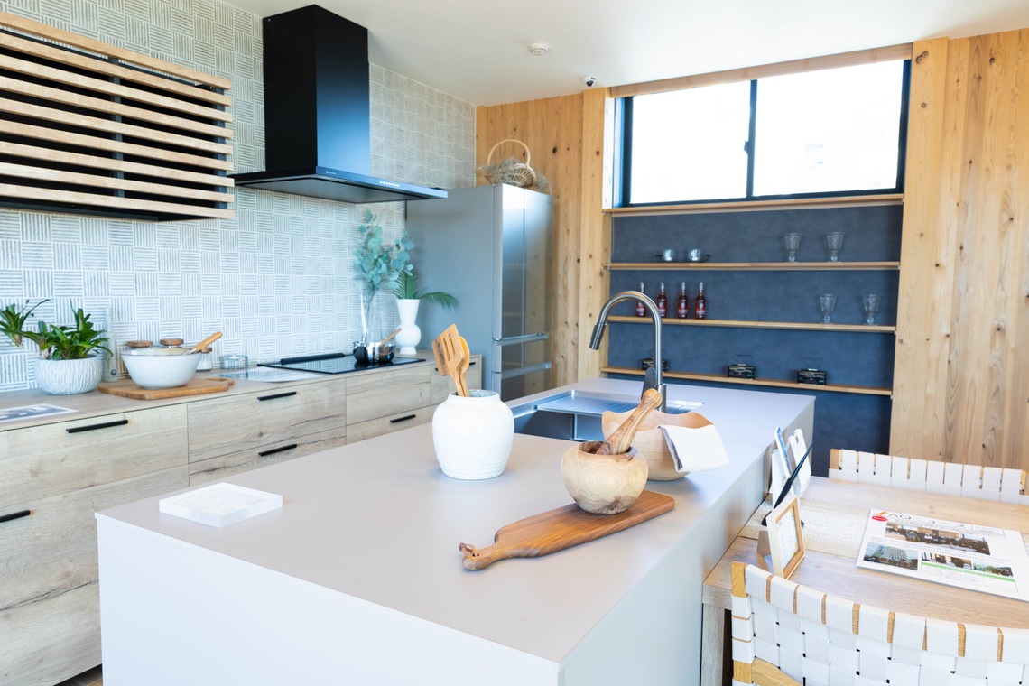 小山将冬が撮影した「内観」の写真