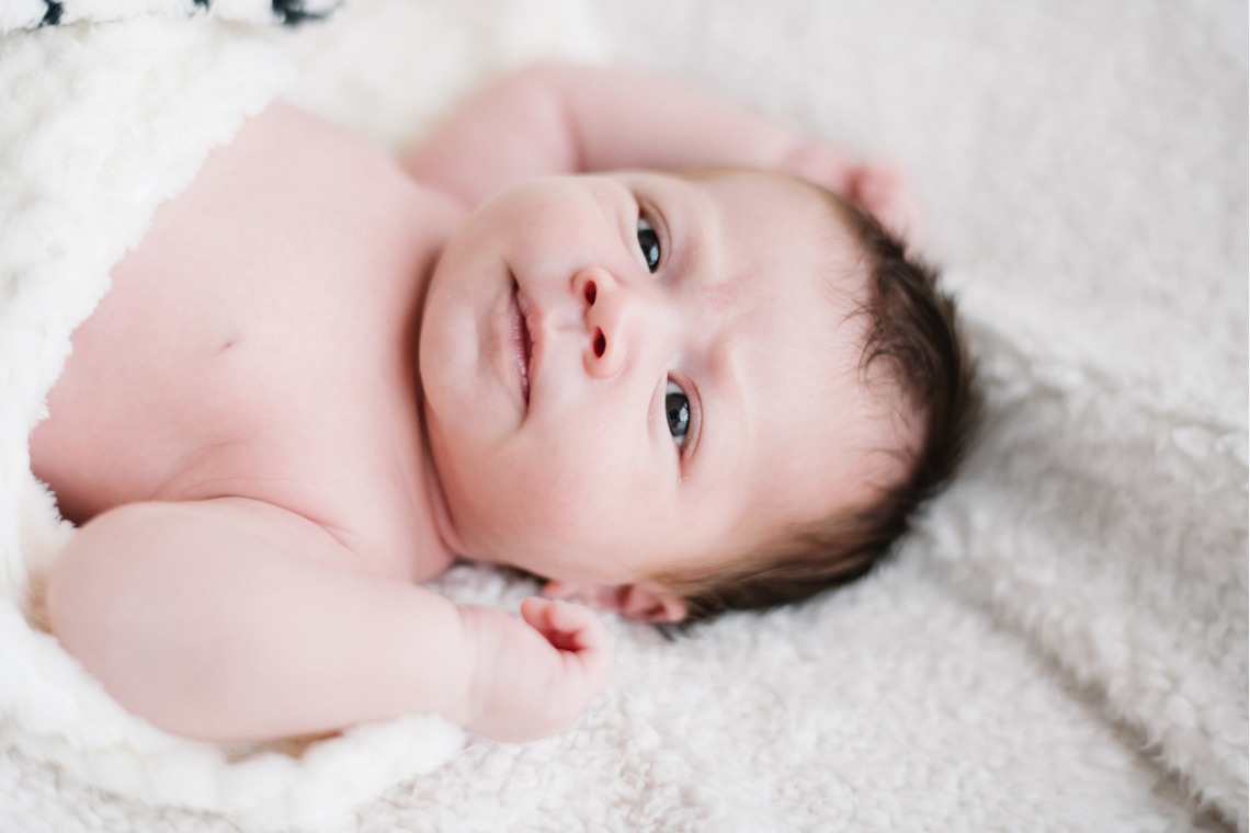 アトリエ　エピカ/清水　一哉が撮影したスタジオ撮影のアルバム「ニューボーンフォト」