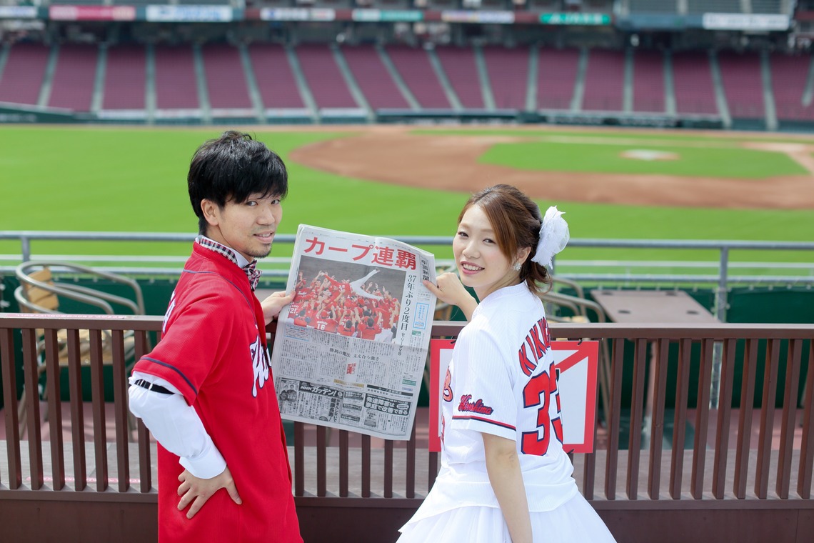 KIKIウェディングが撮影した写真のアルバム「カープと広島城」