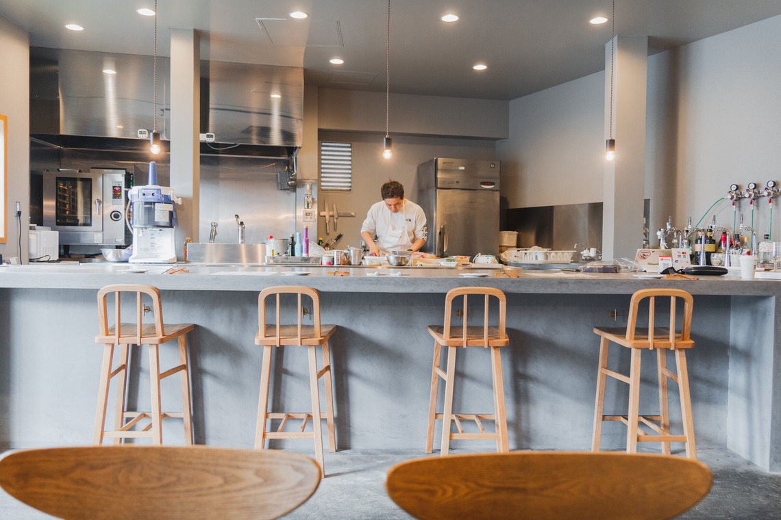 日下翔太郎が撮影した「飲食店のフード/ドリンク/内観/スタッフなどを全て含んだ設営」の写真