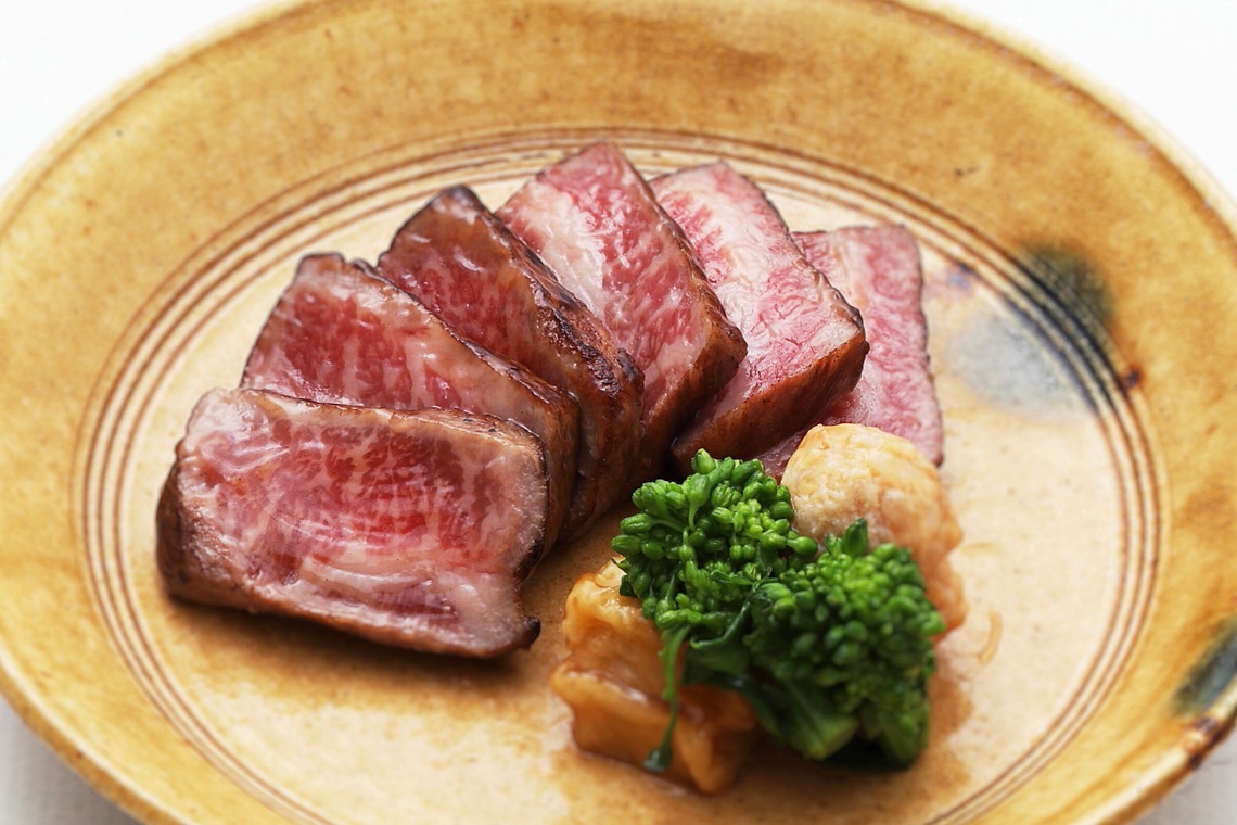 森安　照が撮影した「焼き肉弁当・肉料理」の写真