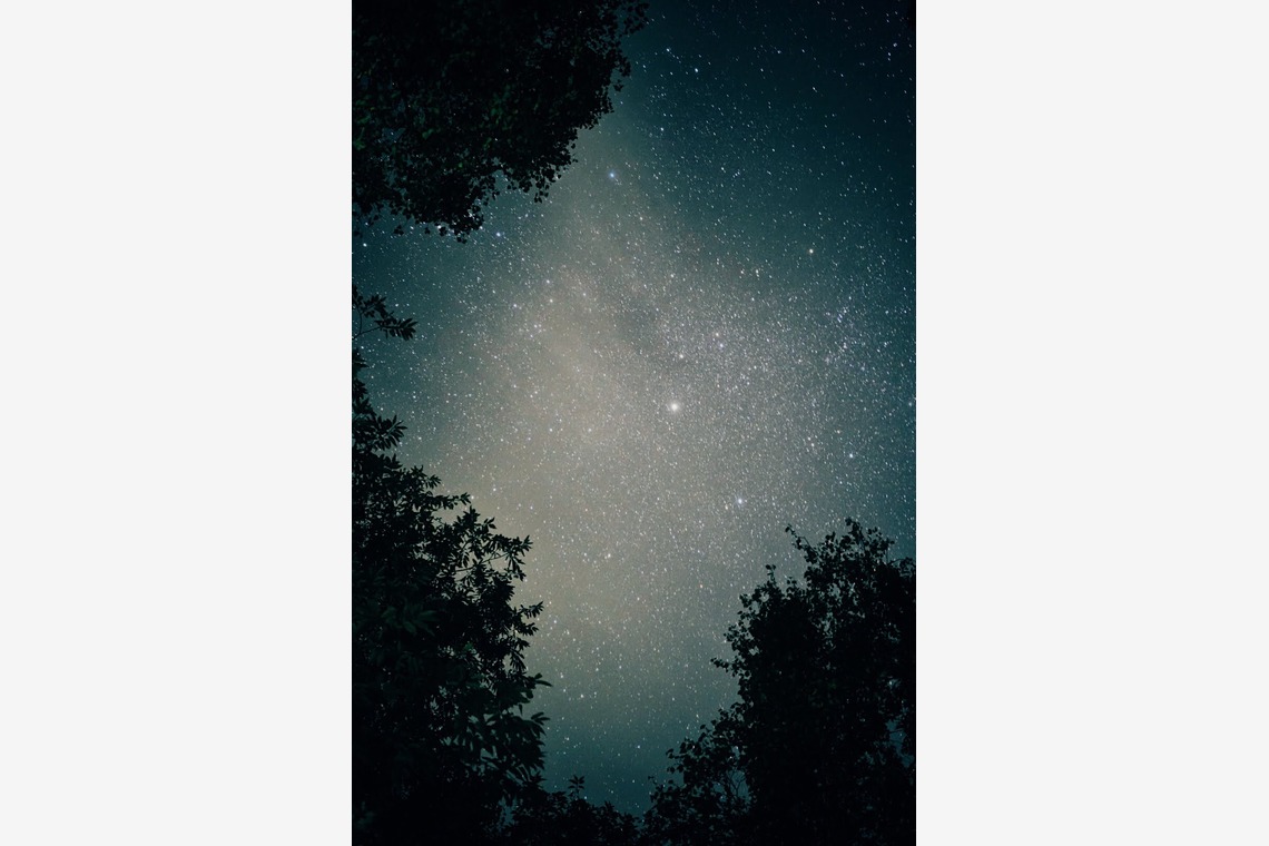 磯谷亮太が撮影した写真のアルバム「部屋・建築・風景写真」