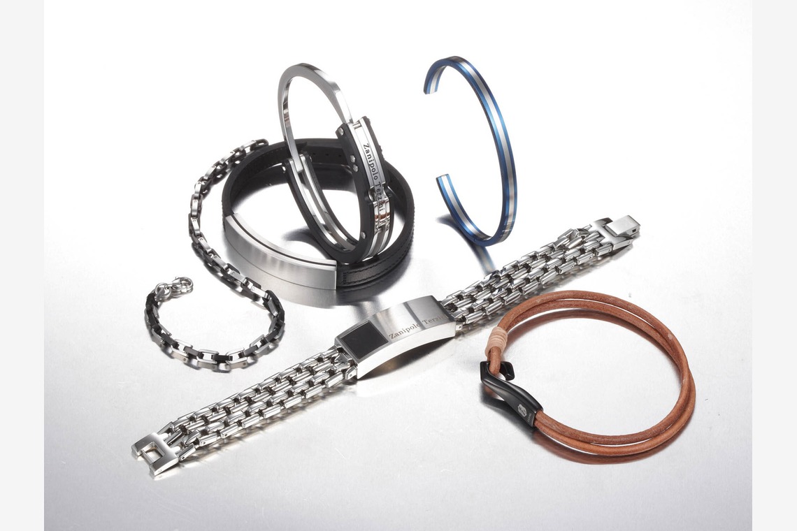 細川正人写真事務所が撮影した「ジュエリー化粧品」の写真