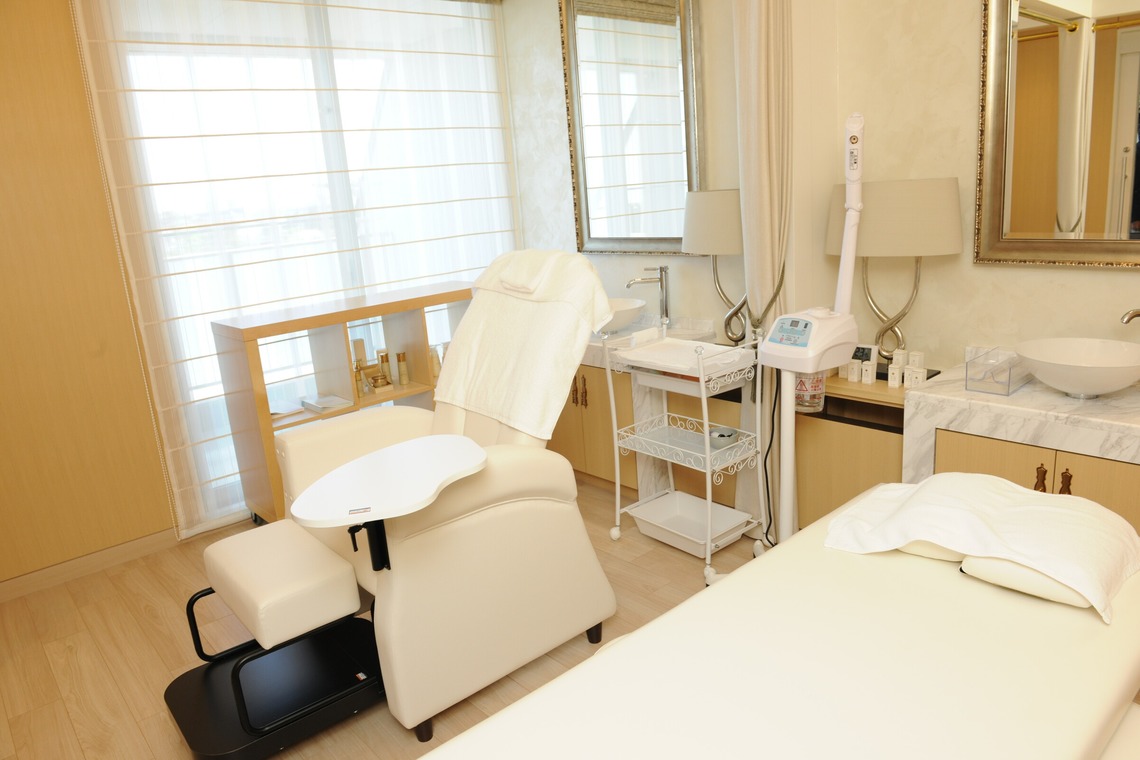 藤尾輝弘/フォトオフィスバドが撮影した写真のアルバム「老人向け高級マンション」