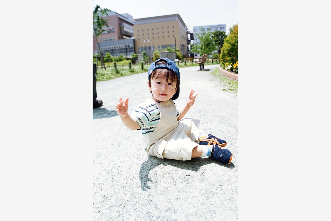 岡本静人が撮影した「息子との思い出の日々」の写真