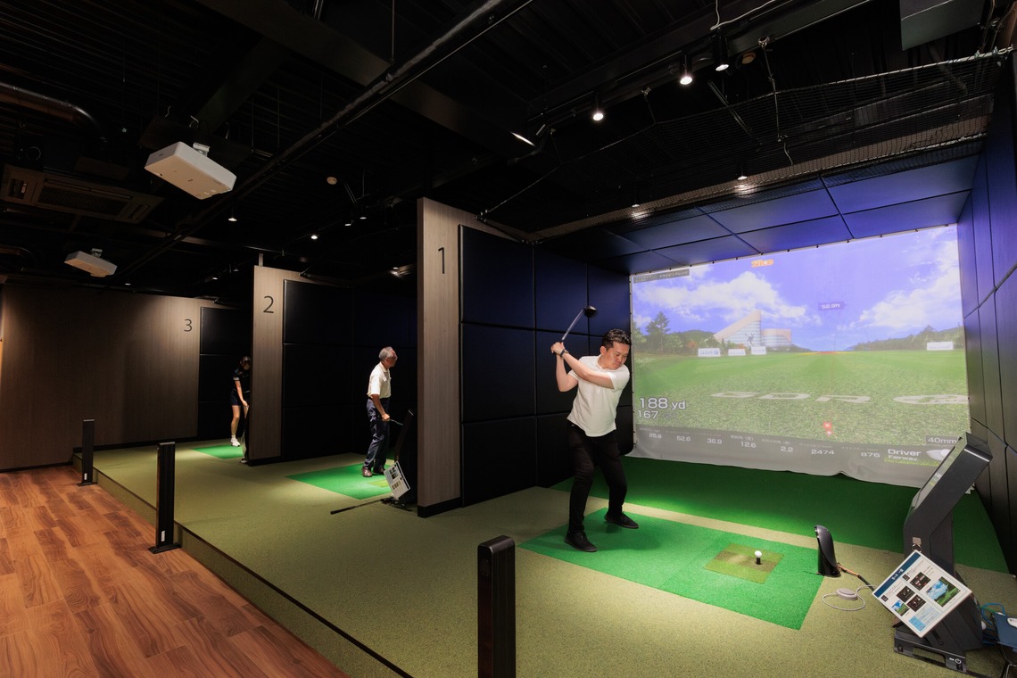 イトウ　ノブミチが撮影した「インドアゴルフ練習場撮影例_01」の写真