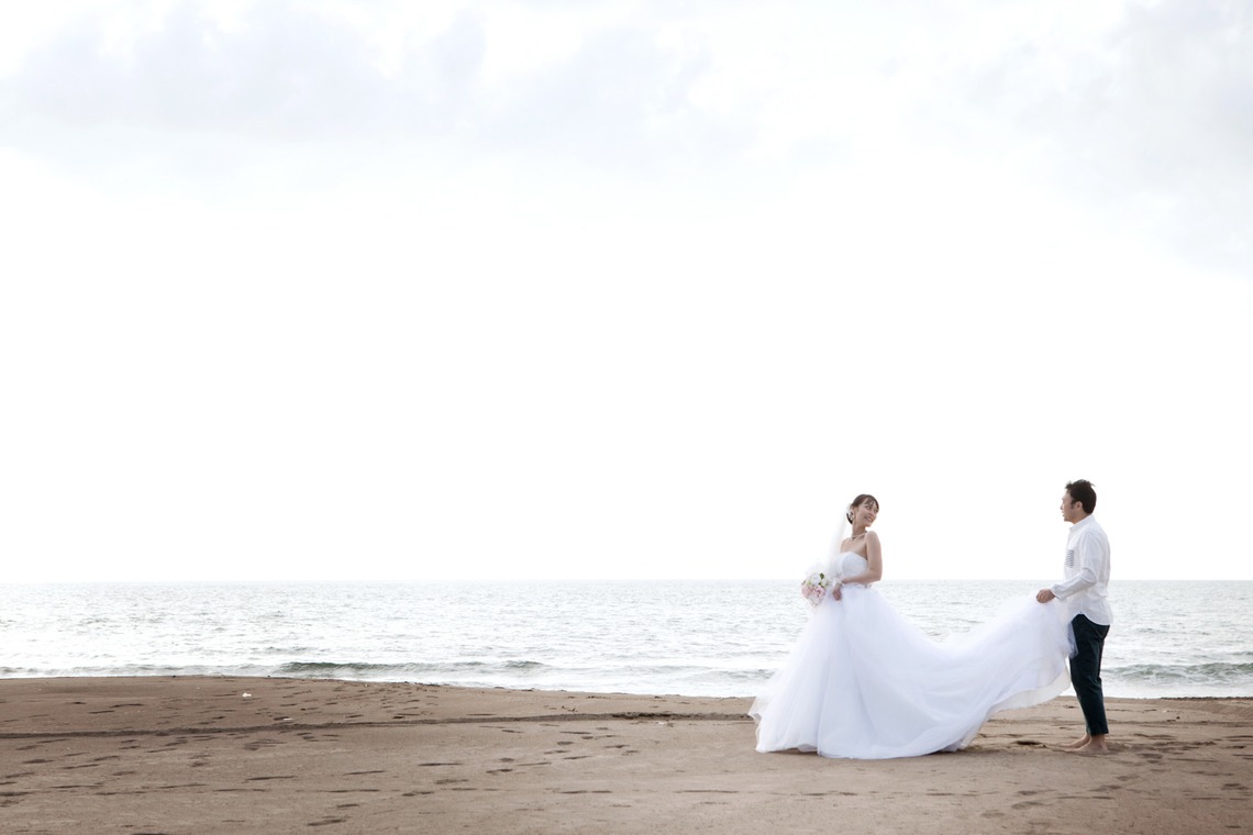 skyward photo film（竹本飛鳥）が撮影した「前撮りドレス」の写真