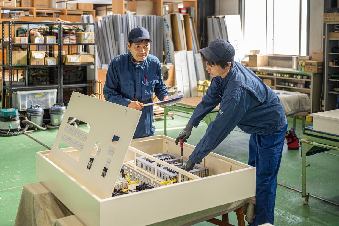 吉田佳央が撮影した写真のアルバム「電気機器メーカー様　企業紹介撮影」