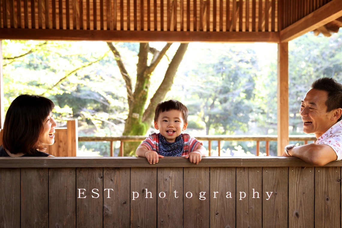 EST photographyが出張撮影した家族写真(キッズ,ベビーフォト)などが写った「フォトギャラリー」の家族写真