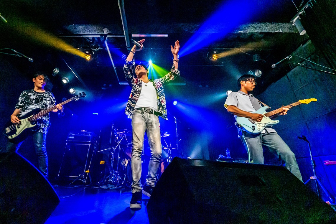 原野 英樹が撮影した「ロックバンドのライブハウス撮影 No.1」の写真