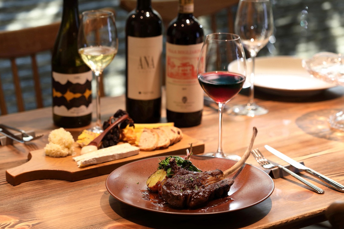 森安　照が撮影した「ワイン・シャンパン・レストラン内観・イメージカット」の写真