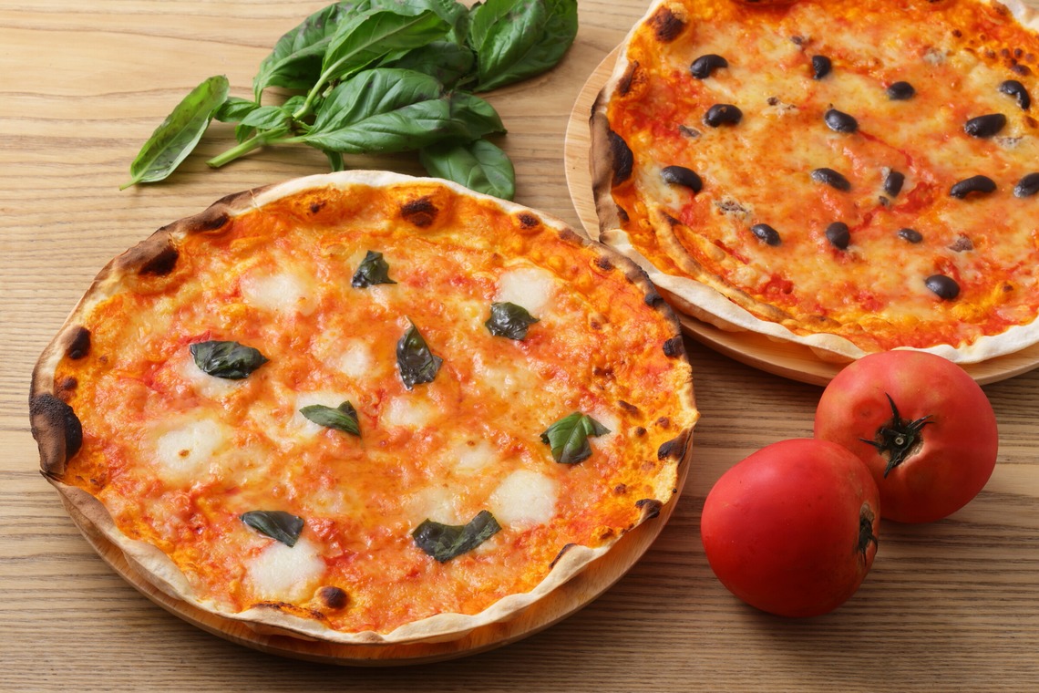 森安　照が撮影した写真のアルバム「ピザ」