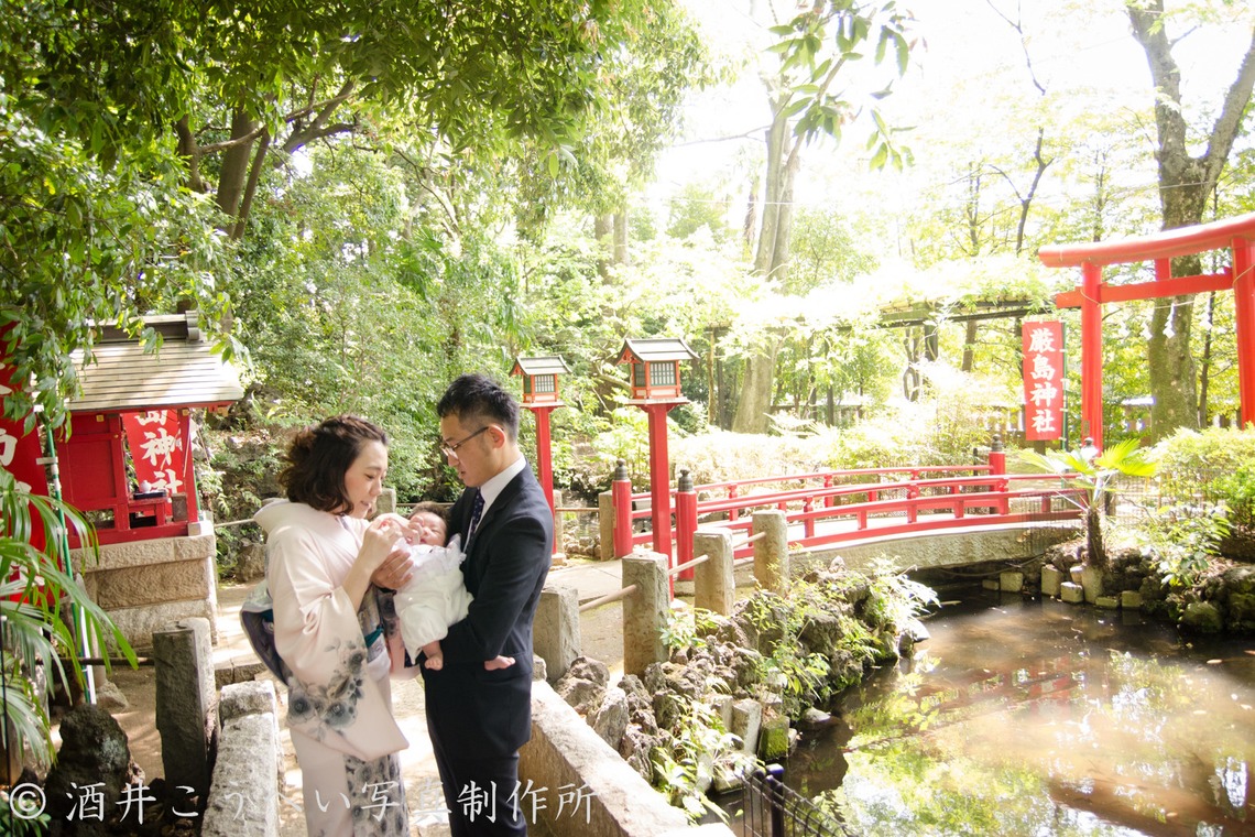 酒井こうへい写真製作所が出張撮影した家族写真(キッズ,ベビーフォト)などが写った「お宮参り・世田谷八幡宮」の家族写真
