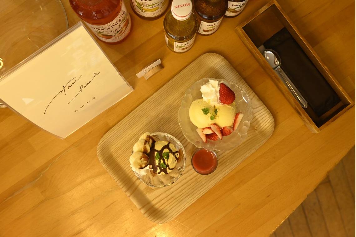 小野和也が撮影した写真のアルバム「tau tau Cafe」