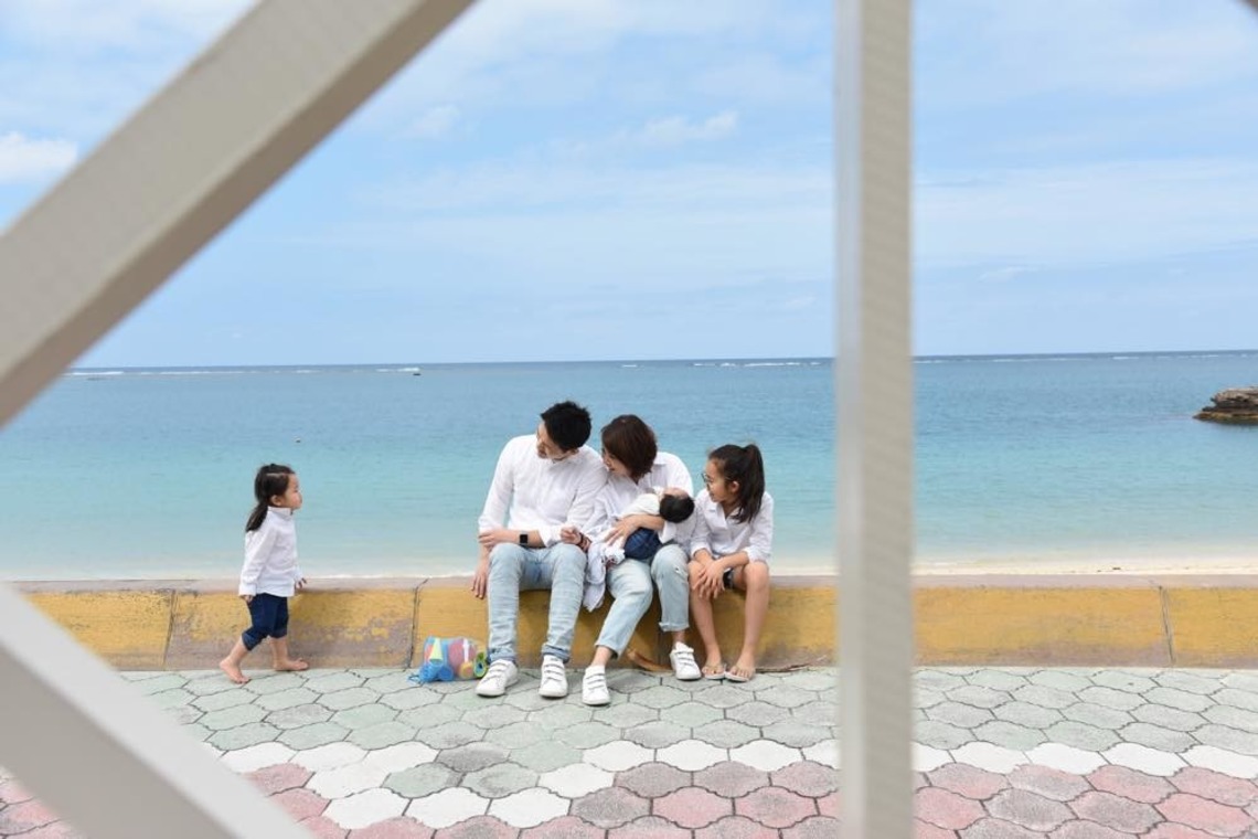 Avenir（山宮 敏明）が撮影した「ビーチで家族写真」の写真