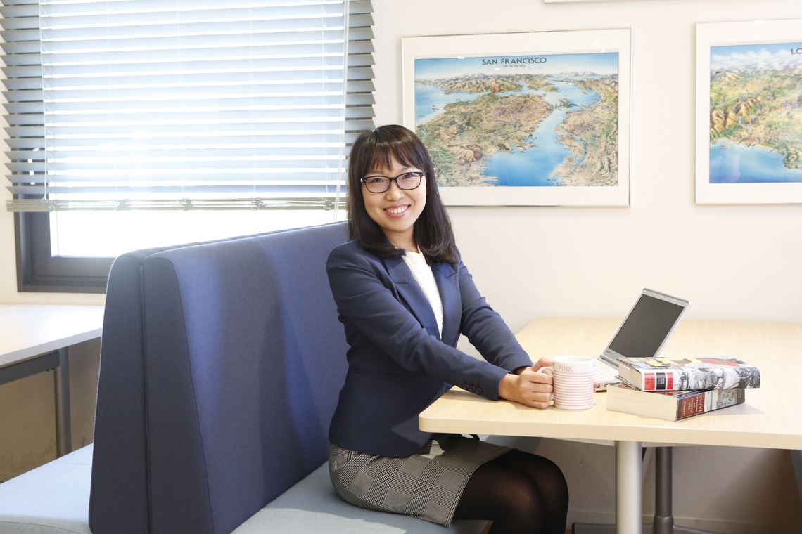 村田わかな広告写真が撮影した「会社案内」の写真