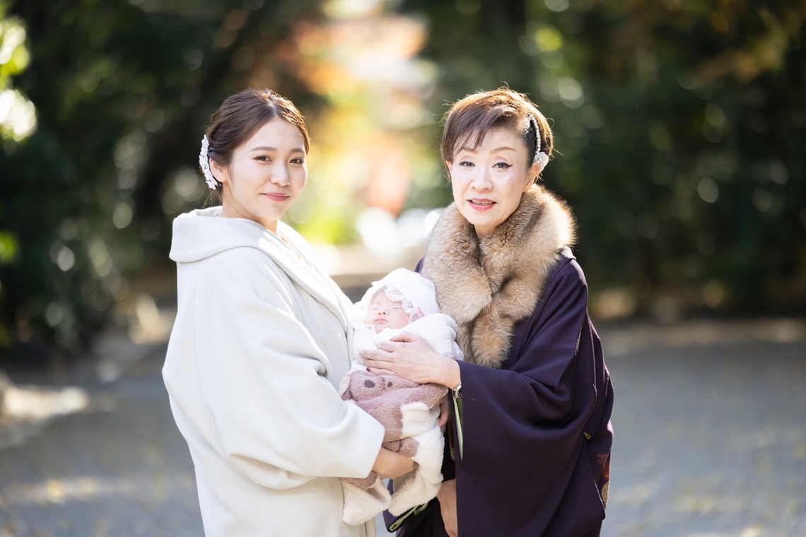 リーフウェディング（渡辺 英史）が出張撮影した家族写真(キッズ,ベビーフォト)などが写った「お宮参り」の家族写真
