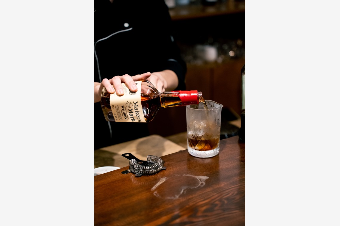 須田桃加が撮影した「紺と白様」の写真