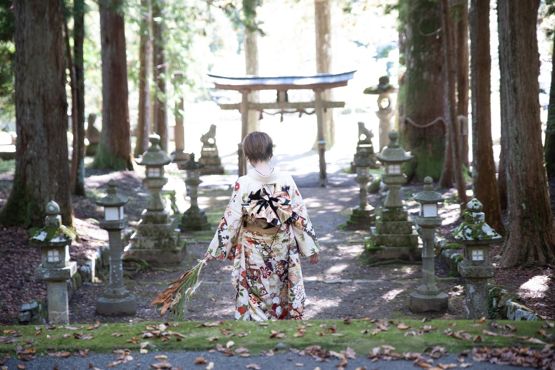 K Photographyが出張撮影した家族写真(キッズ,ベビーフォト)などが写った「成人式ロケーションのモニター1」の家族写真