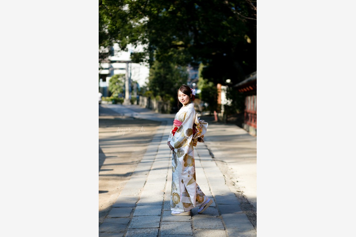 Hajime no Ai Photographyが出張撮影した家族写真(キッズ,ベビーフォト)などが写った「成人式後撮り@根津神社」の家族写真